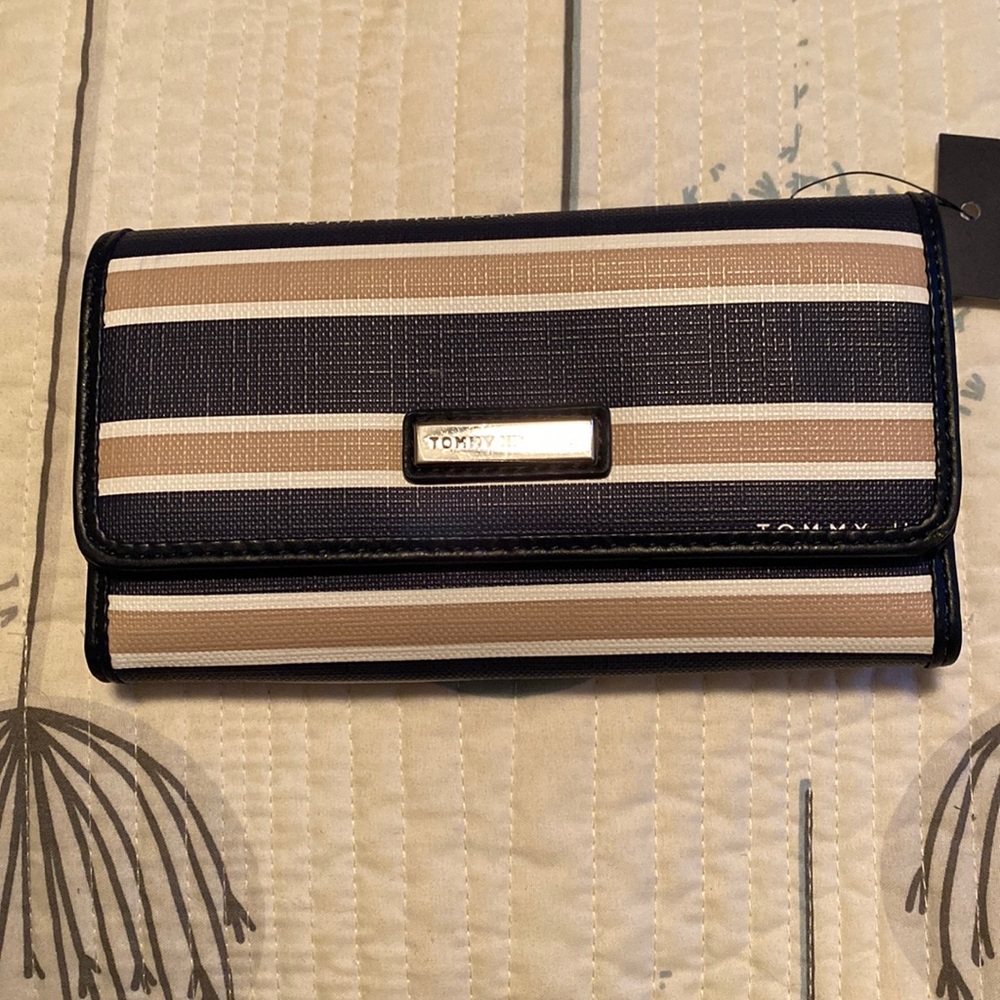 Tommy Hilfiger wallets